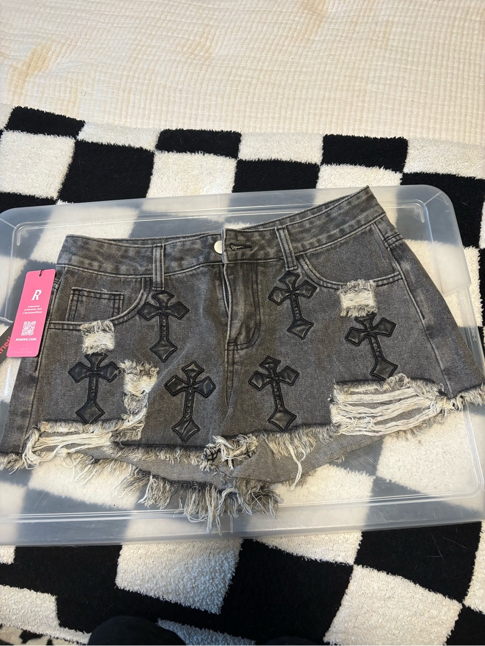 Distressed Gray Denim Cross-Embroidered Women’s Shorts M NWT